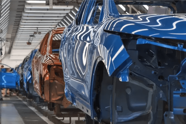 自動車補修:新車塗装