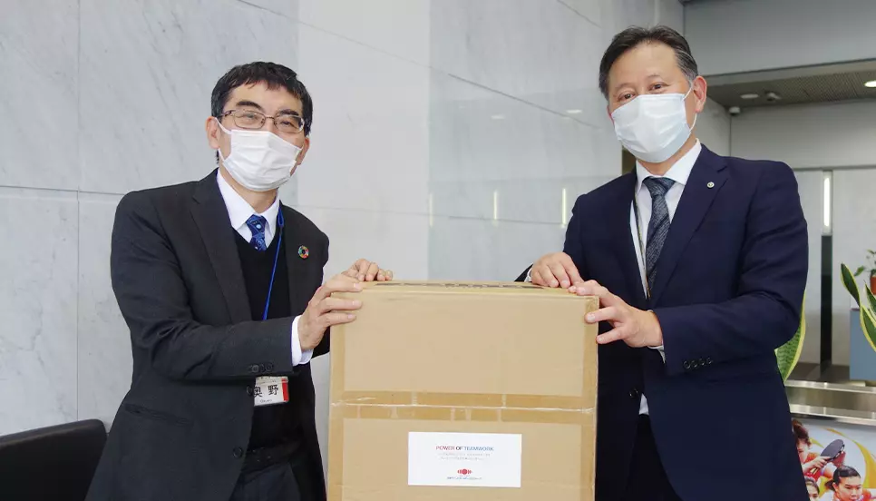 Masks and disinfectants being donated to Kita-ku, Osaka (right)