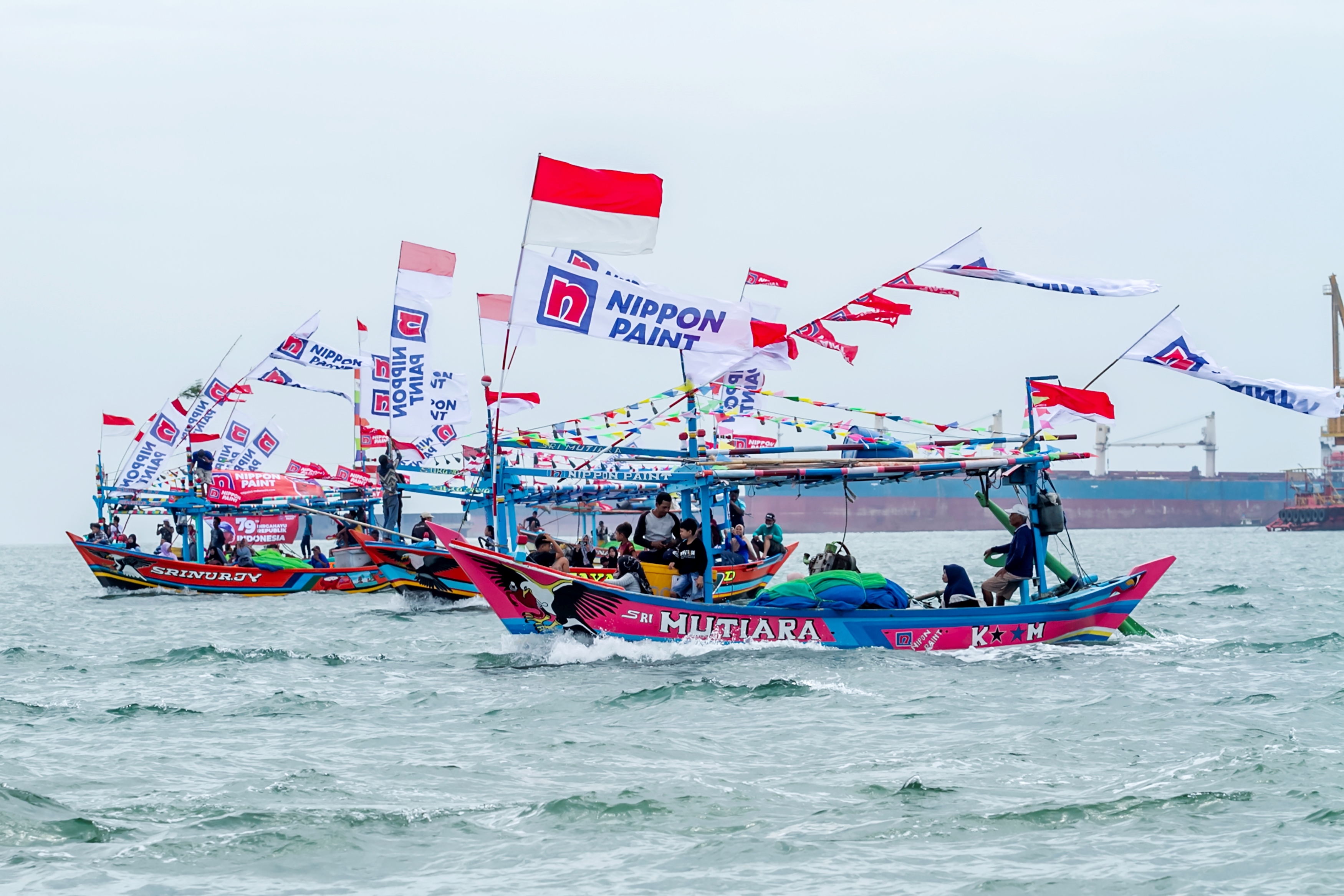 コミュニティの活性化・人材戦略を通じた「EPS・PERの最大化」事例：地元漁師への塗料提供等